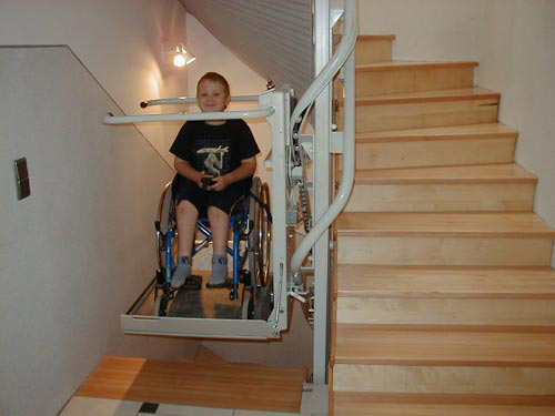 Turėkliniai neįgaliųjų keltuvai Omega